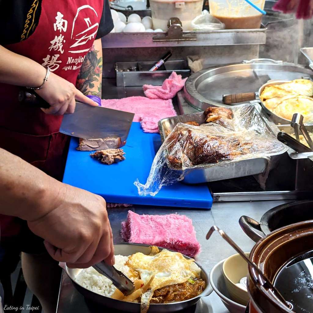 pork knuckle with rice Nanjichang night market 3