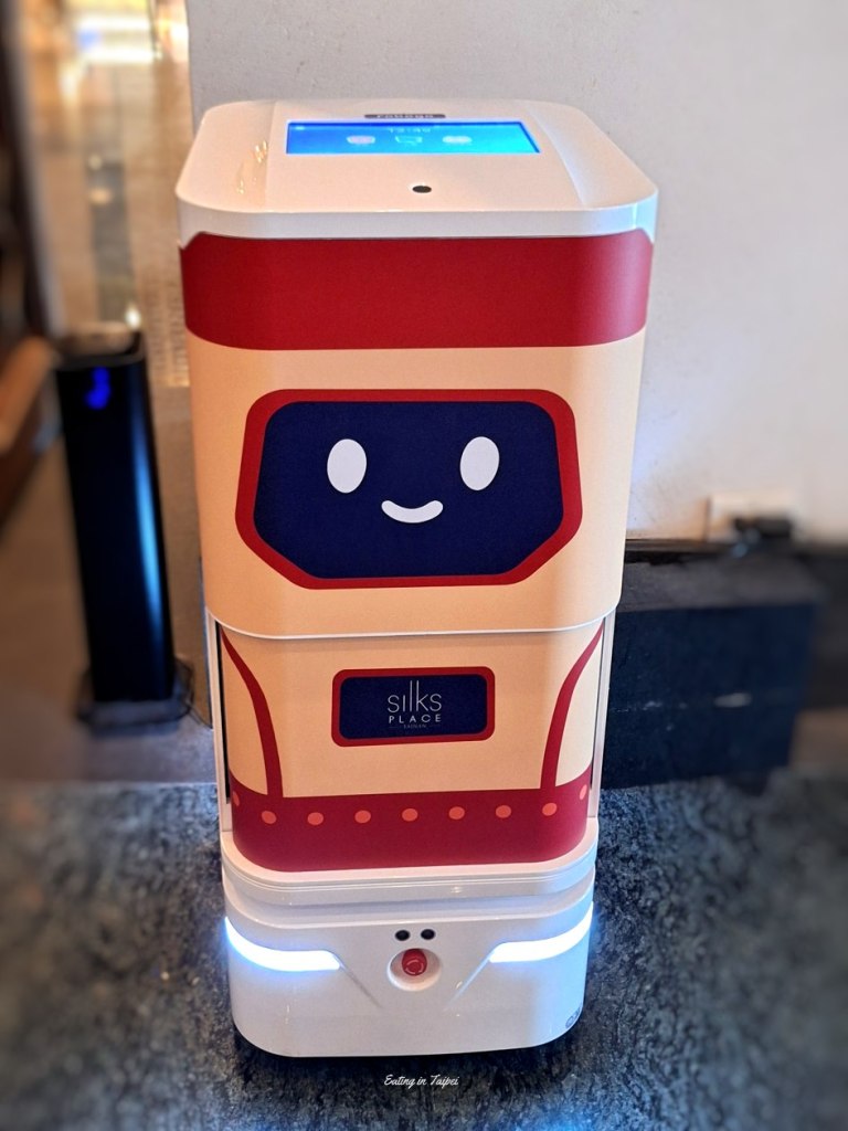 Silks Place Tainan robot