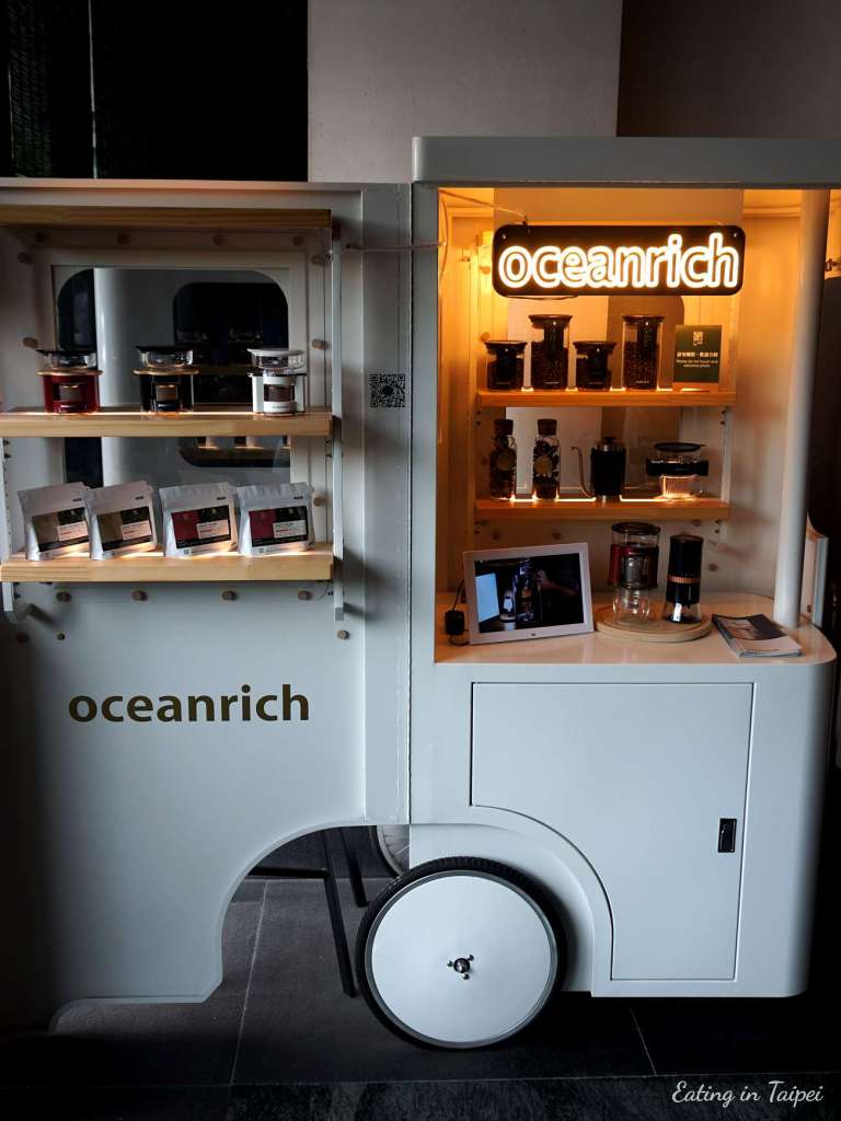 Silks Place Tainan T Bar coffee machine